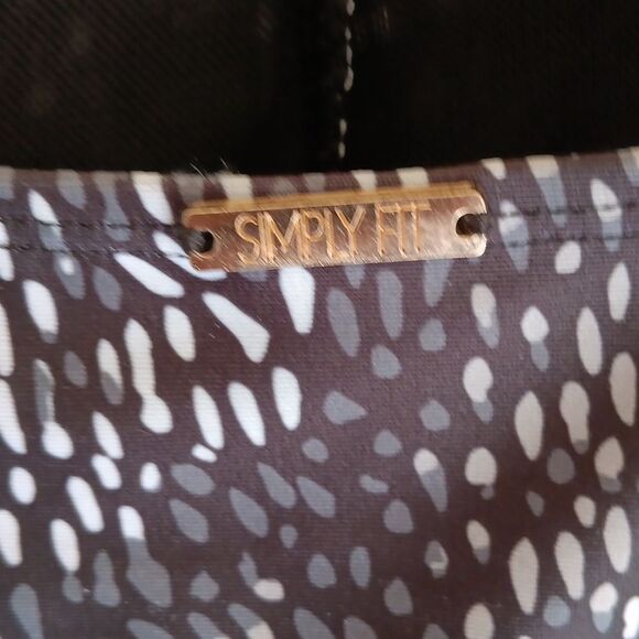 NWT. Simply Fit Black and White Empire Swim Dress - Picture 6 of 12